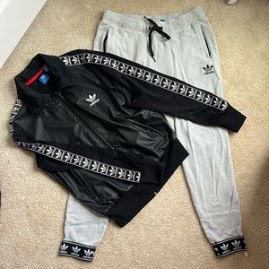 Women’s Addidas Outfit/sweatsuit.